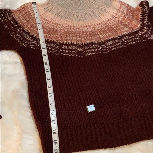 Mock neck - Picture 7 of 8